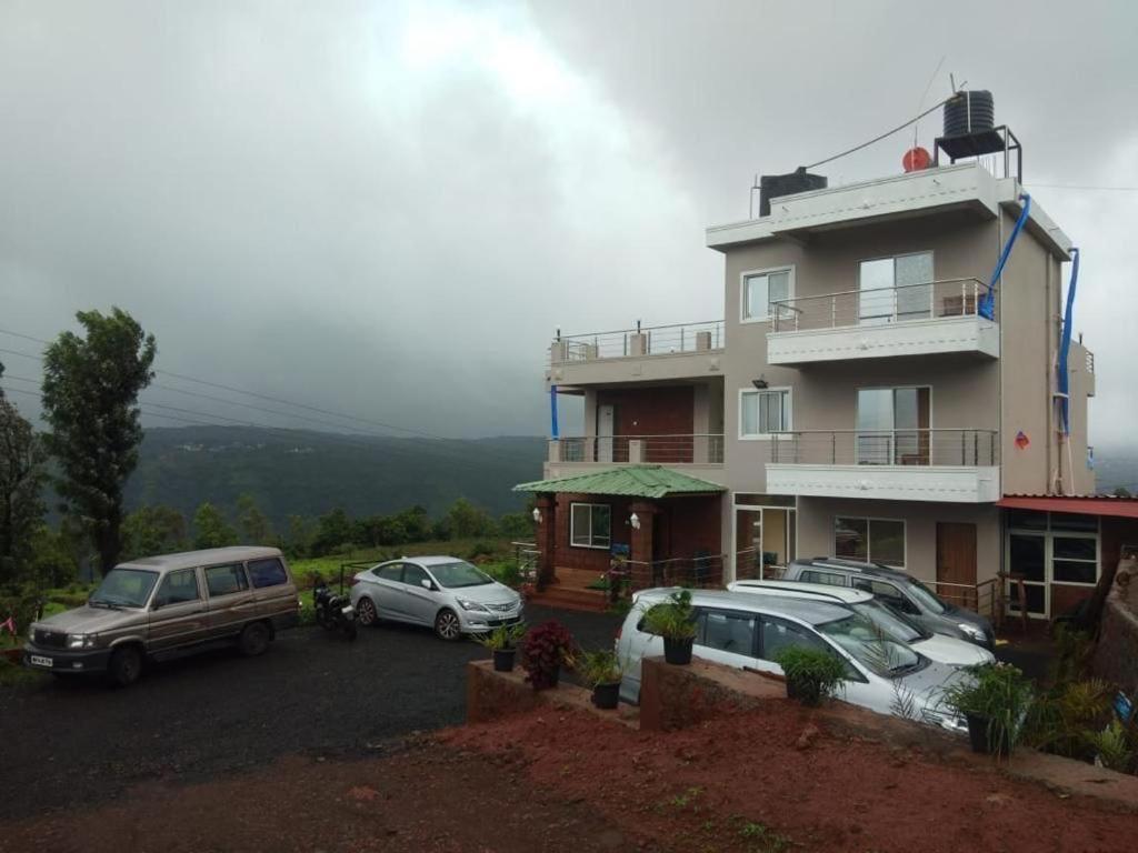 Hotel Magic Mountain,Mahābaleshwar Esterno foto