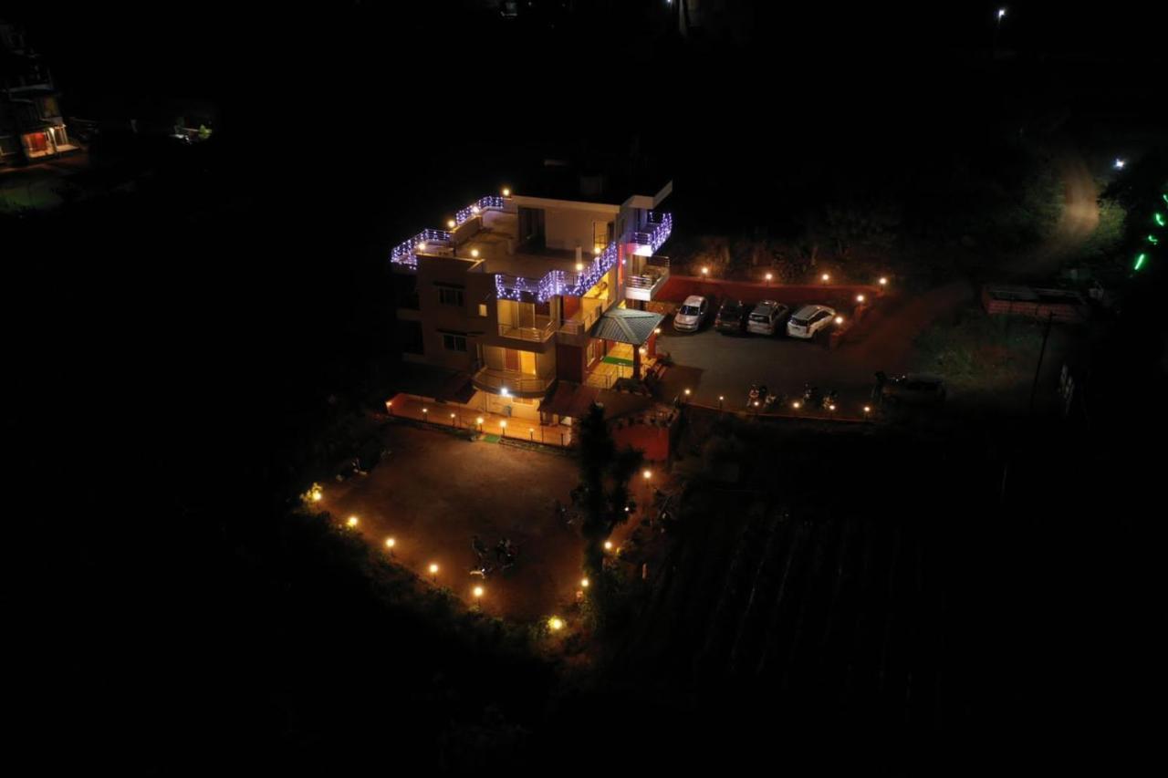 Hotel Magic Mountain,Mahābaleshwar Esterno foto